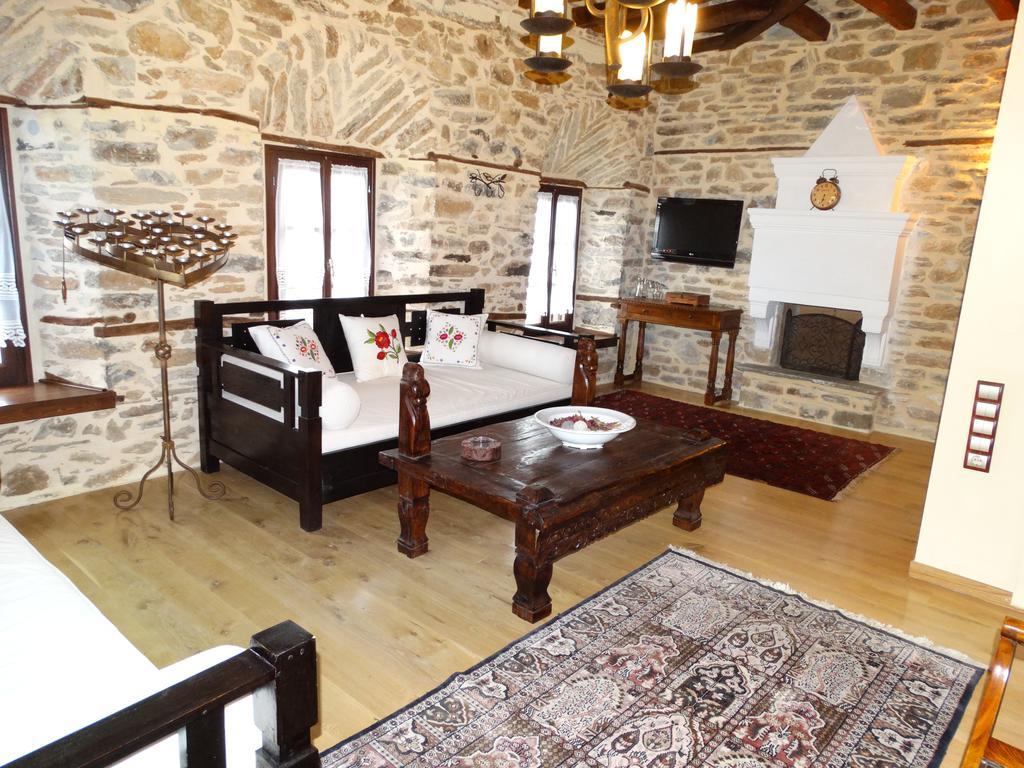 Iliopetra Suites Agios Lavrentios Zimmer foto