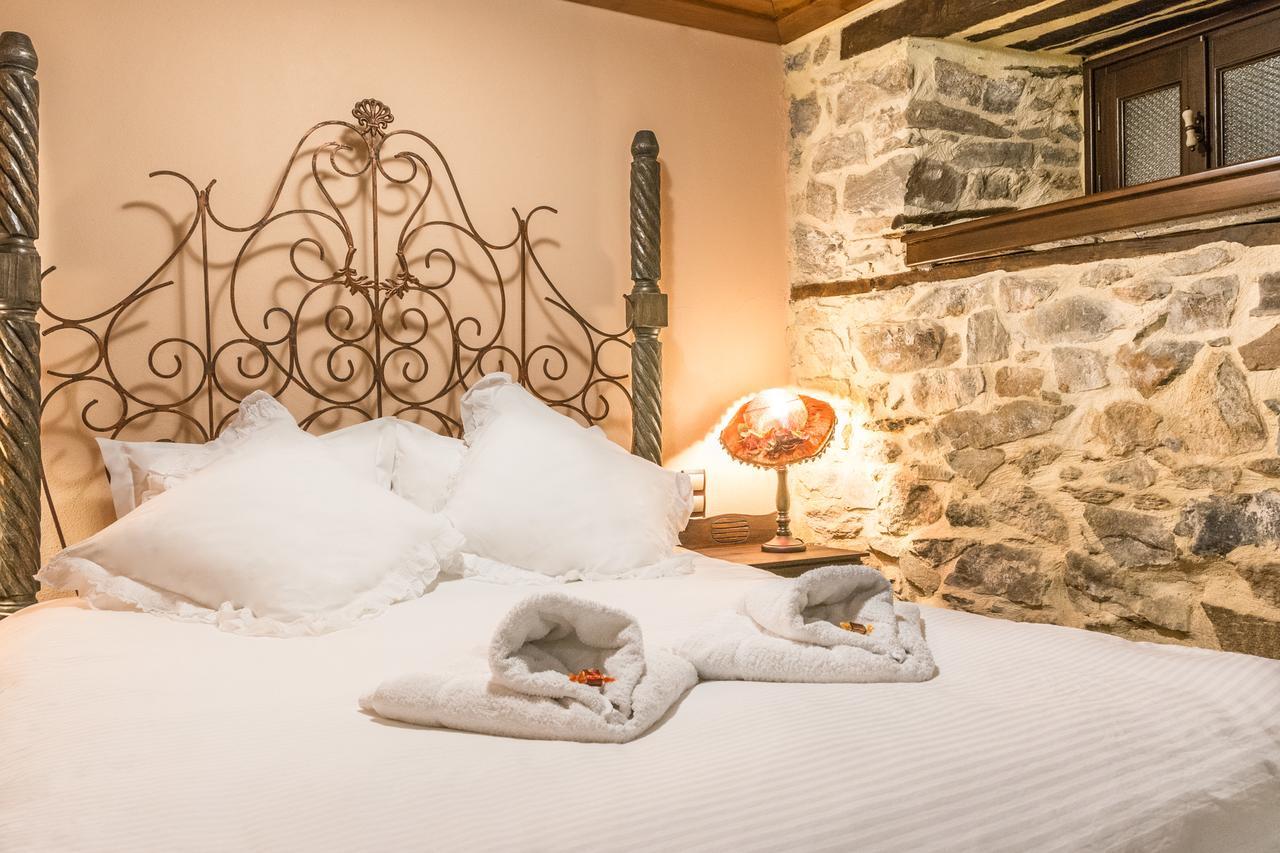 Iliopetra Suites Agios Lavrentios Exterior foto